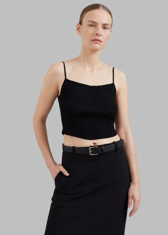 low-classic-knitted-sleeveless-crop-top-black