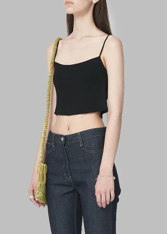 low-classic-knitted-sleeveless-crop-top-black