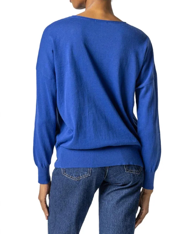 relaxed-sweater-in-cobalt