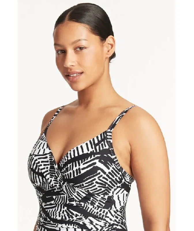 sea-level-pampas-twist-front-dd-e-cup-one-piece-swimsuit-black