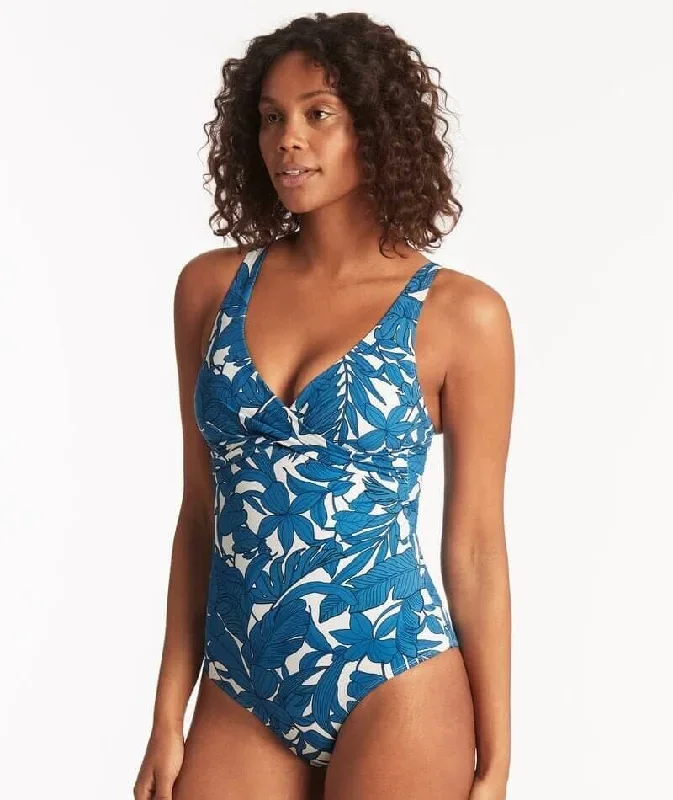 sea-level-retreat-cross-front-a-dd-cup-one-piece-swimsuit-lagoon